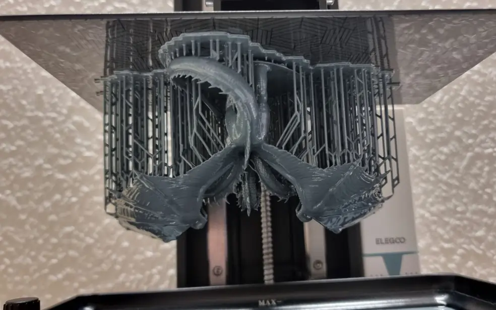 Elegoo Mars 5 ou Saturn 4: Qual Impressora 3D Vale Mais a Pena?